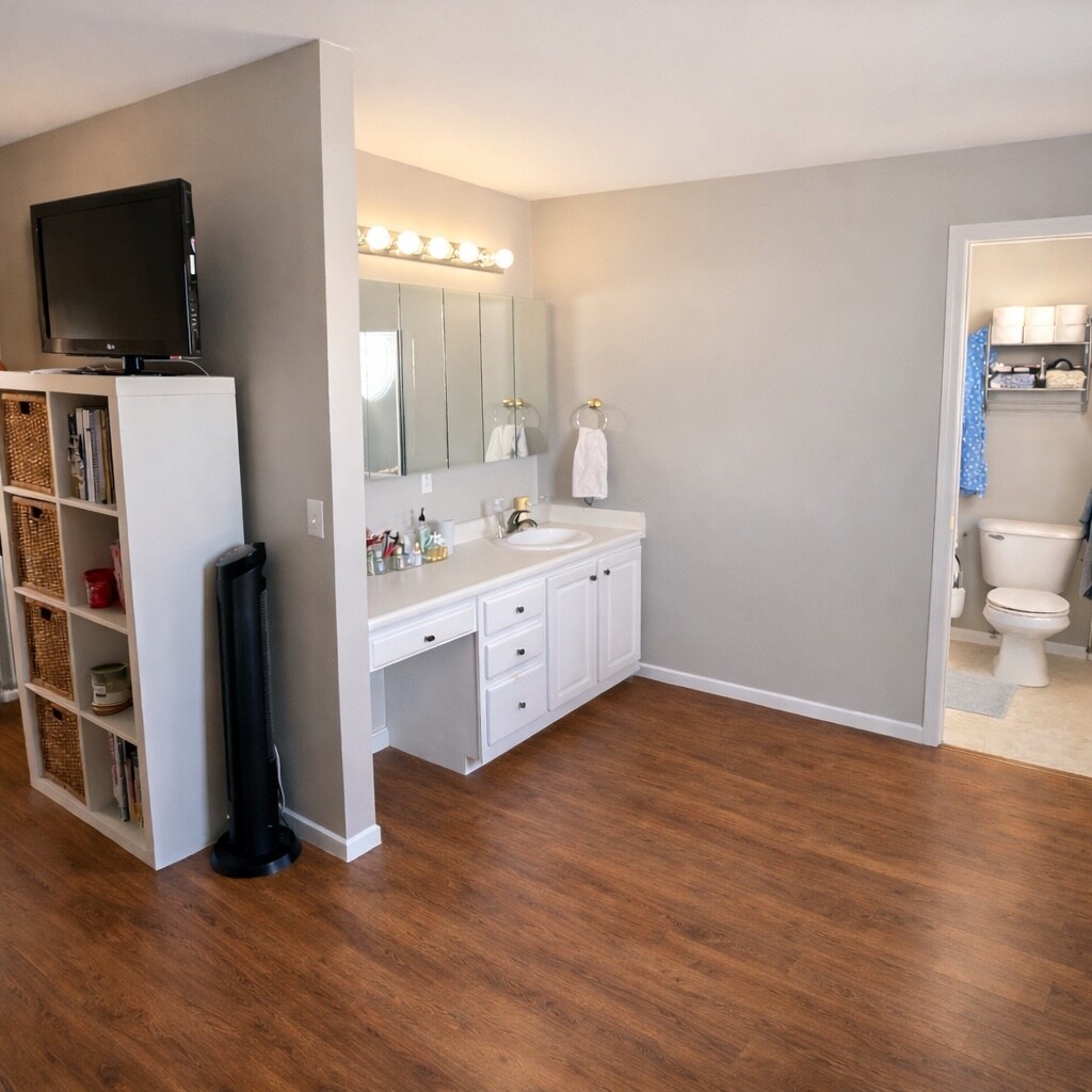 Primary suite vanity and full bath - 2416 Eaton Ave