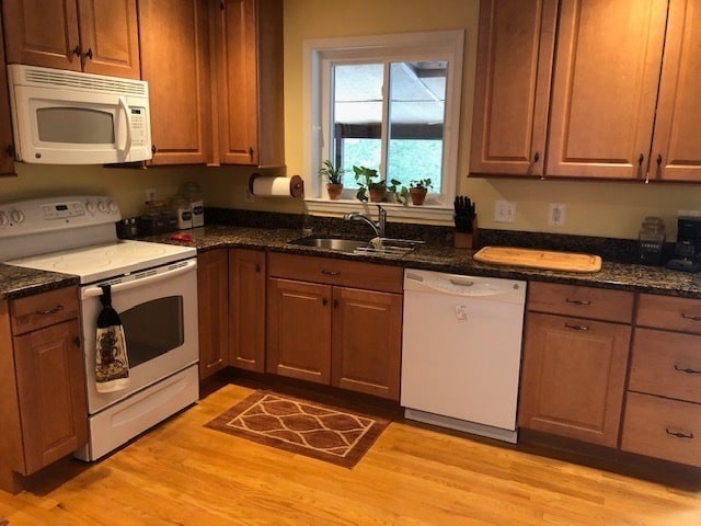 Building Photo - Updated and immaculate 4 bed/3.5 bath colo...