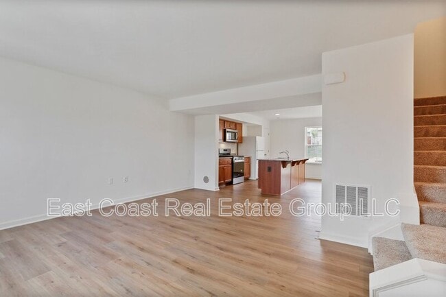 Building Photo - 11 Mengel Rd