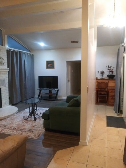 Building Photo - 6827 Rojo Ct