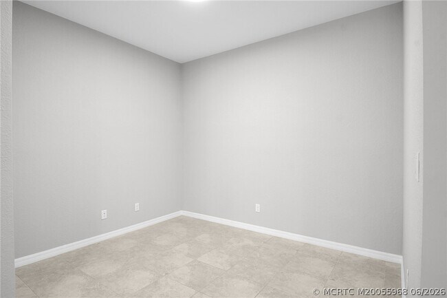 Building Photo - 10214 SW Captiva Dr