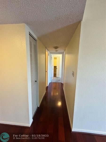 Building Photo - 4990 E Sabal Palm Blvd