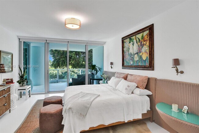 Building Photo - 2627 S Bayshore Dr