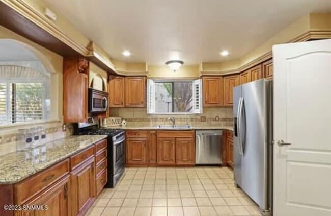 Building Photo - $500 off first months rent, Gorgeous Home ...