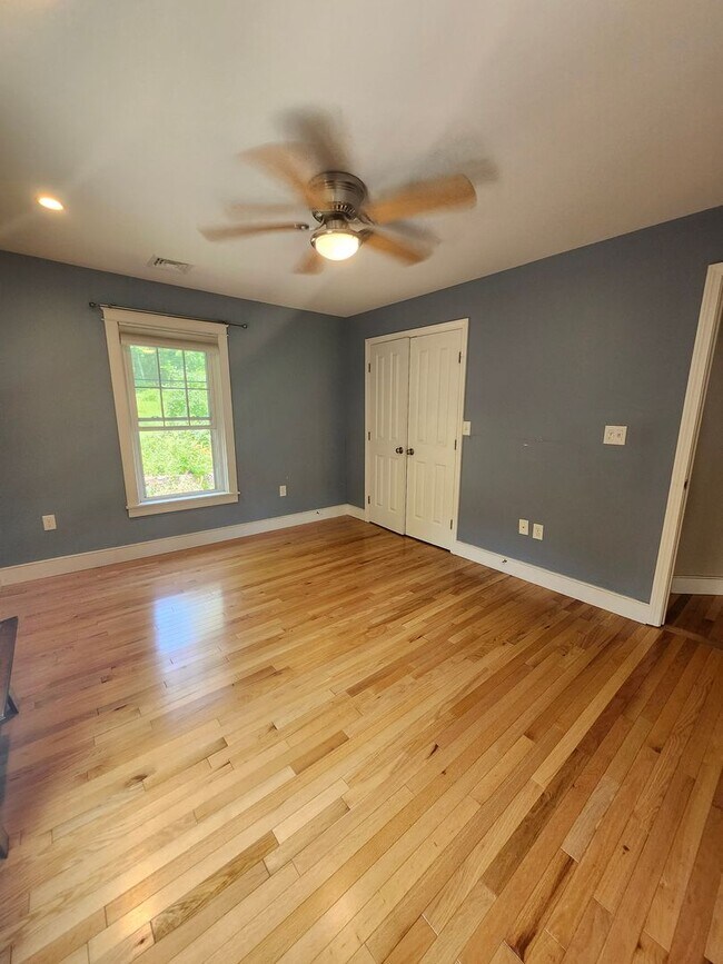 Building Photo - Oversized 3-Bedroom Duplex for Rent – $3,000/Month