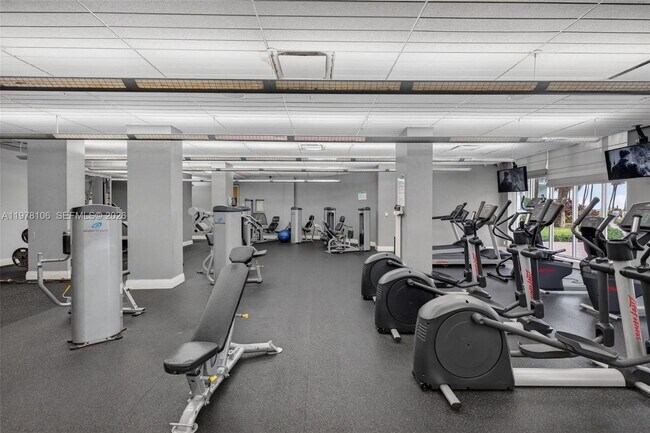 Building Photo - 3801 S Ocean Dr