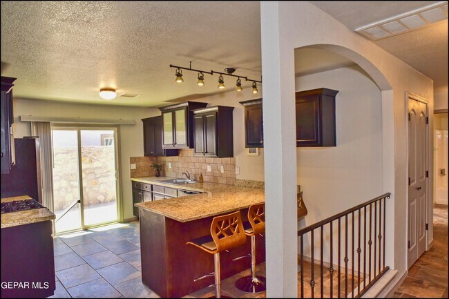 Building Photo - 703 Joe Rodriguez Dr