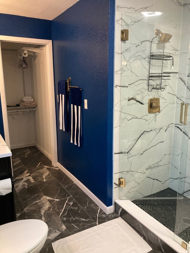 Building Photo - 1933 Madison Ave