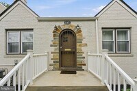 Building Photo - 517 Lebaum St SE