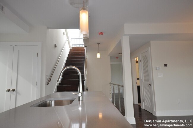 Building Photo - 659 Massachusetts Ave