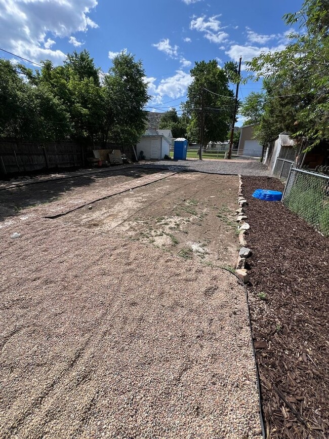 Building Photo - Newly Remodeled 2 Bedroom Home