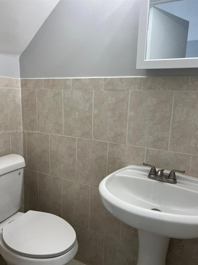 Building Photo - 7820 NE Bayshore Ct