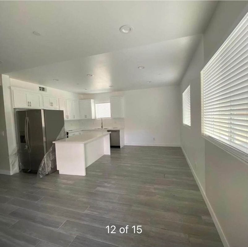 Building Photo - 1130 W 39th St