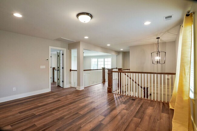 Building Photo - 4790 McGill Ct