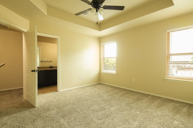 Building Photo - GORGEOUS 3 BEDROOM DUPLEX LOCATED IN BUDA, TEXAS!