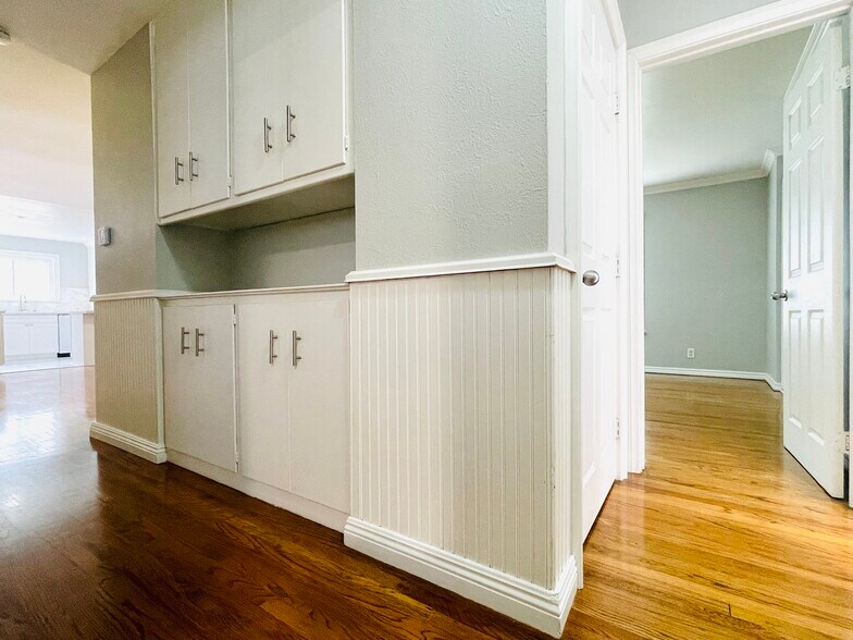 Building Photo - 10473 Rose Ann Cir