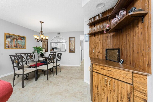 Building Photo - 511 Pine Hollow Cir