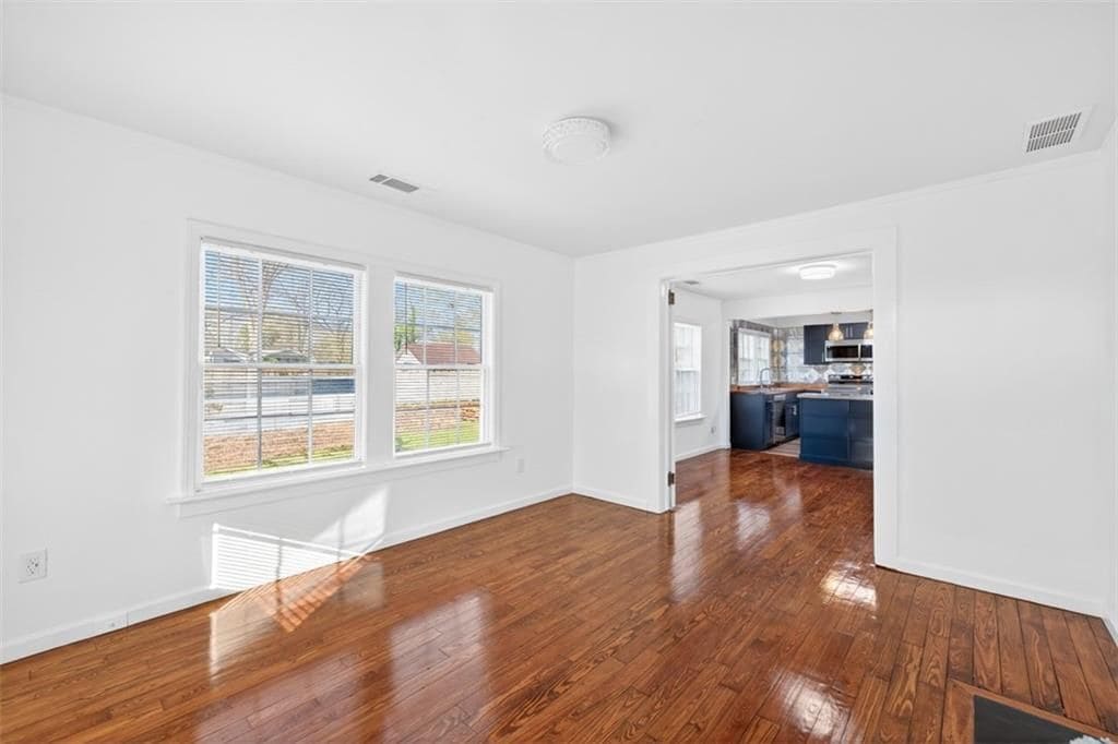 Building Photo - 240 E 5th Ave