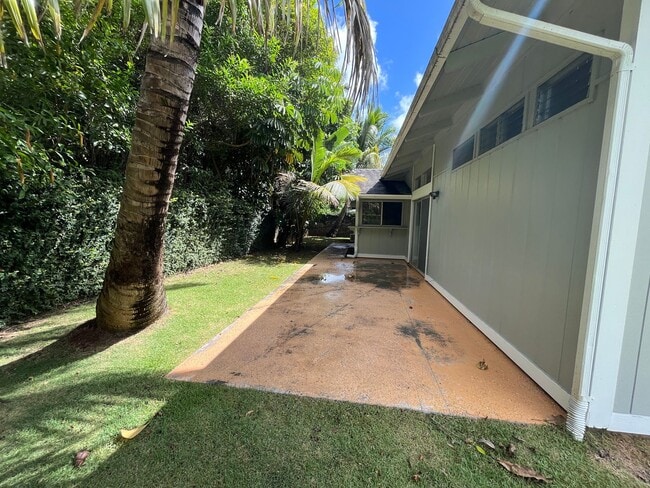 Building Photo - Haiku Knolls (Kaneohe) - LARGE YARD, 3 bed...