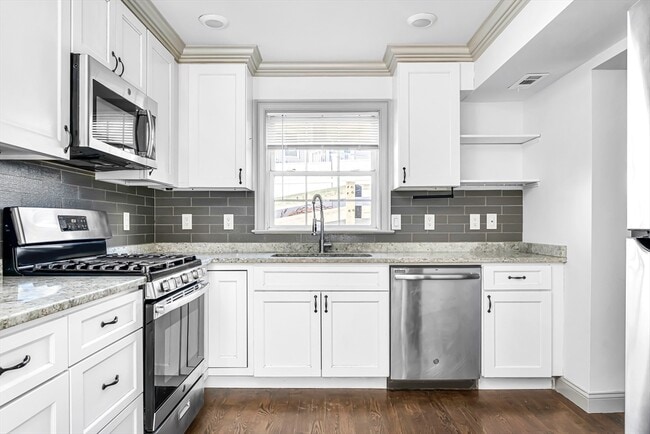 Building Photo - 2601 Washington St