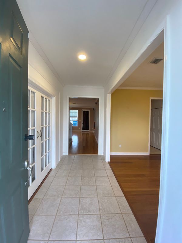 Building Photo - 2549 Twain Dr