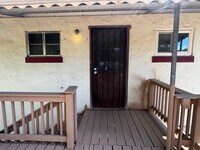 Building Photo - Robert E Lee