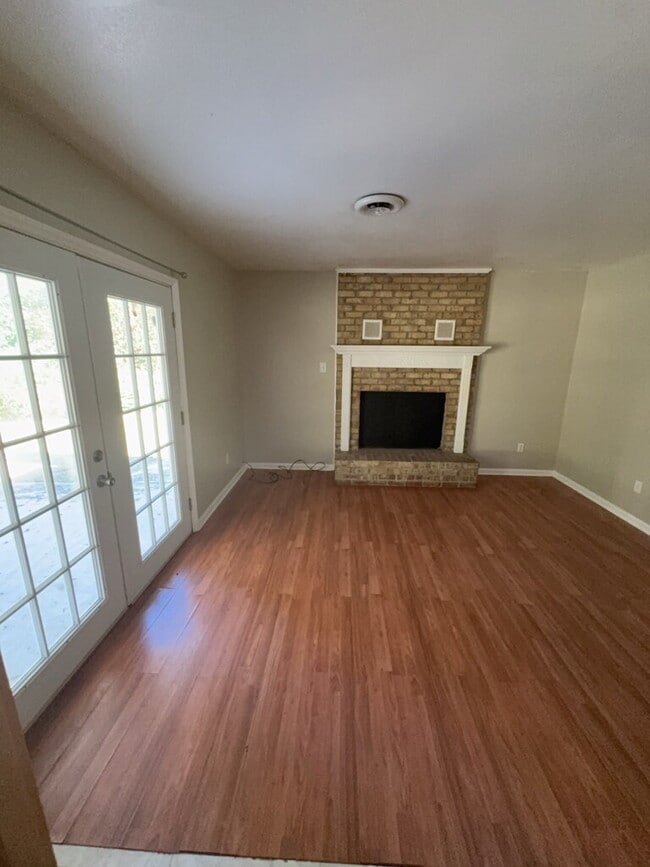 Building Photo - 415 Sterling Rd