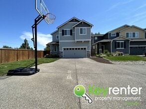 Building Photo - Spacious 5-Bed 3-Bath Home in Prime Northe...
