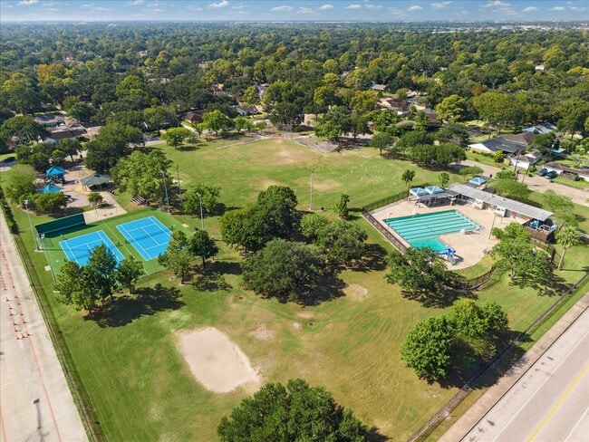 Building Photo - 11531 Gaymoor Dr