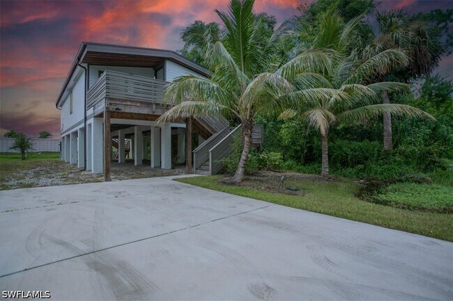 Building Photo - 3260 Woodside Ave