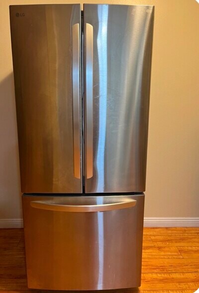 Building Photo - 1082 W Pine St