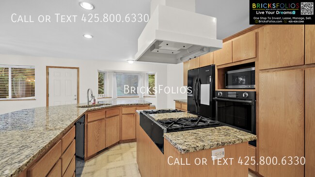 Building Photo - 15638 42nd Ave S