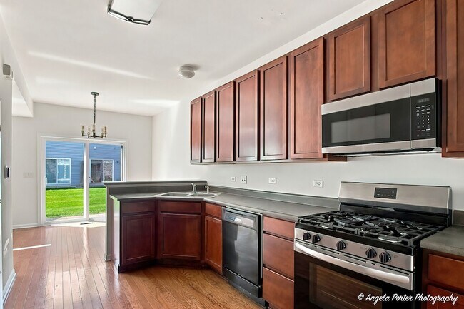 Building Photo - 376 N Patriot Dr