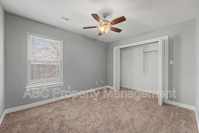 Building Photo - 1501 S Breckenridge Loop