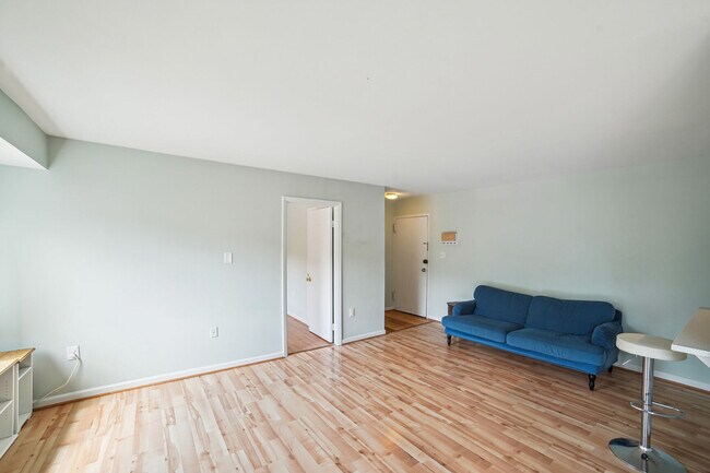 Building Photo - 12200 Braxfield Ct