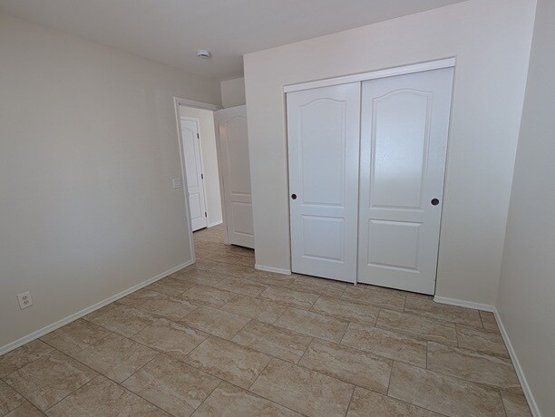 Building Photo - 1204 W Prior Ave