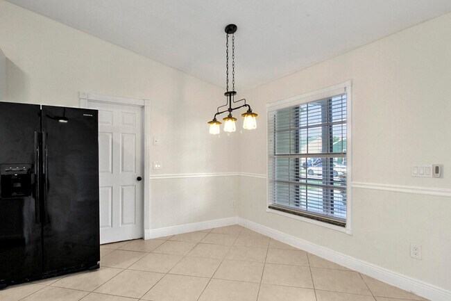 Building Photo - 7870 Blackwood Ln