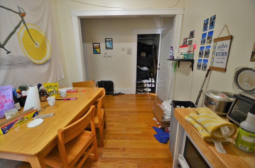 Building Photo - 37 Brookline St