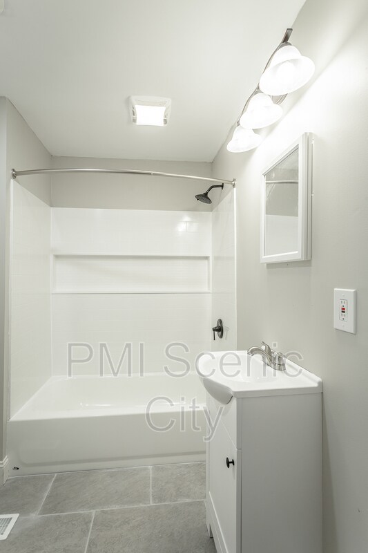 Building Photo - 1375 Orbit Dr