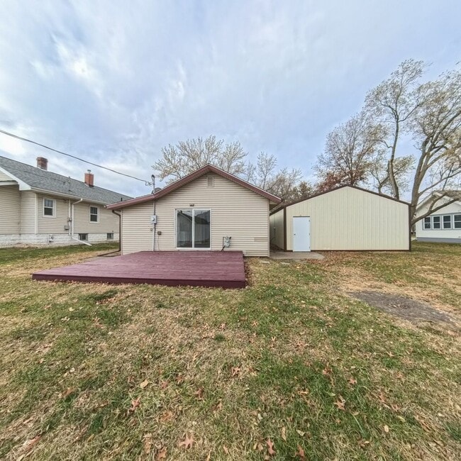 Building Photo - Newly updated 2 bedroom 1 bathroom home-Melcher