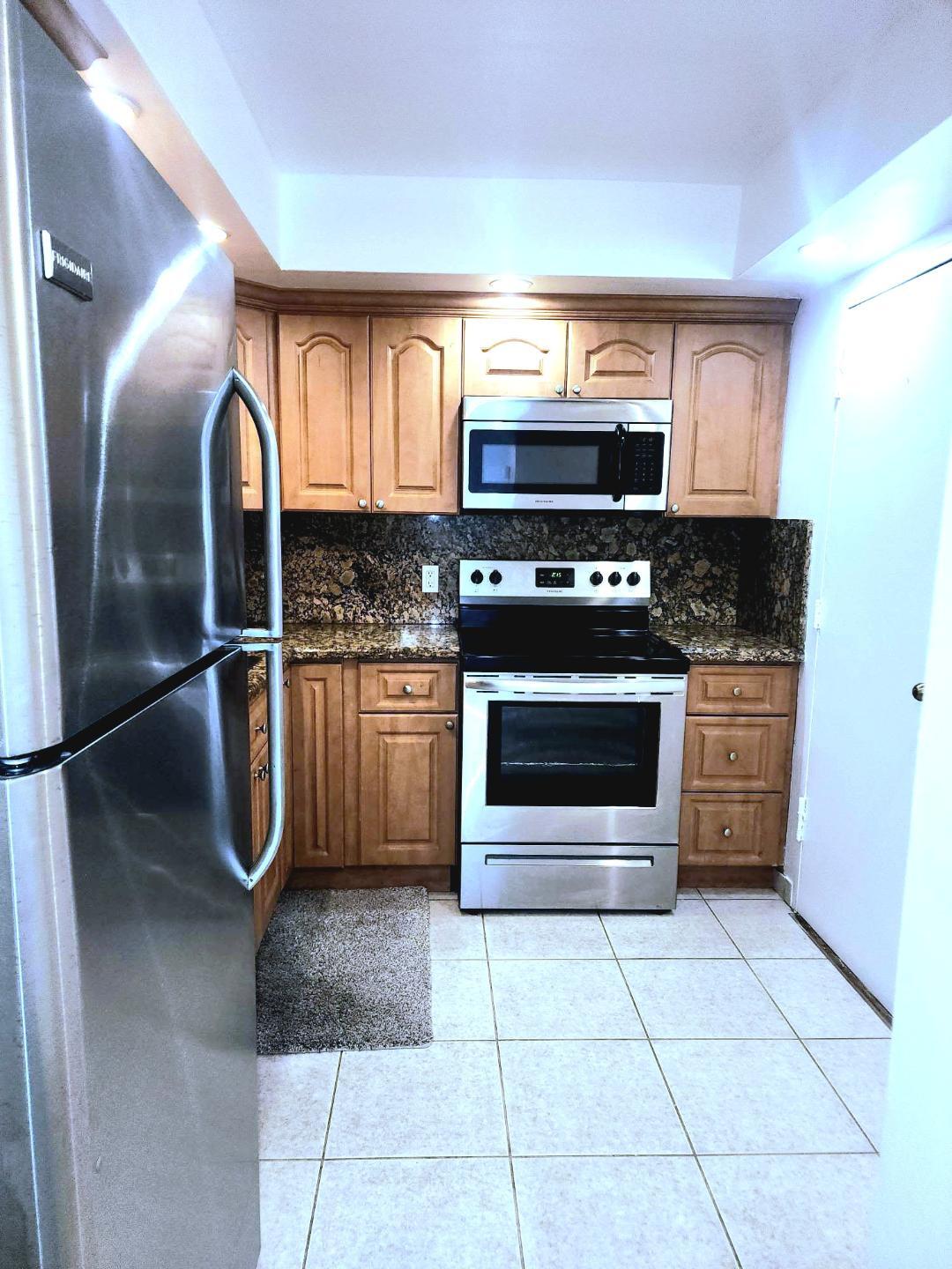 Stainless Steel Appliances - 800 West Ave