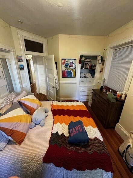 Building Photo - 96 Calumet St