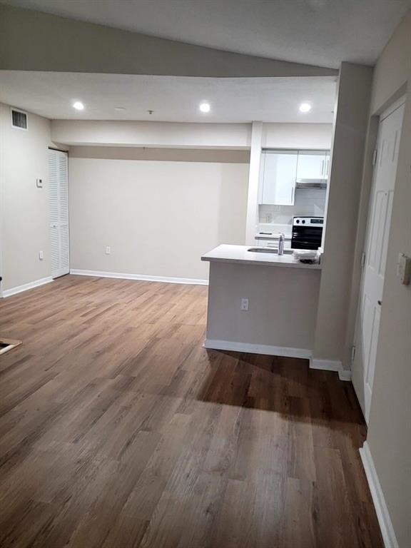 Building Photo - 4844 N State Rd 7