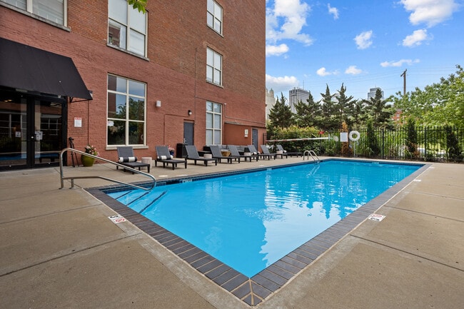 Richard & Conover - Pool - Unity Lofts