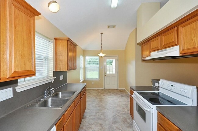 Building Photo - 8715 Charity St