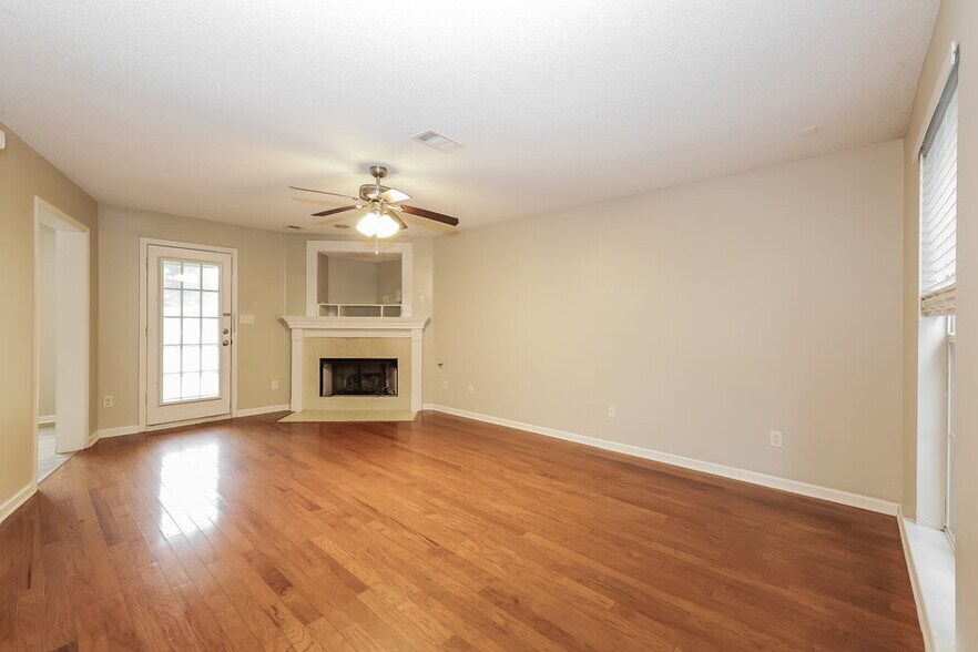 Building Photo - 11667 Millwind Dr