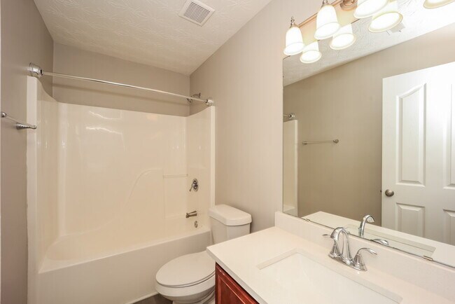 Building Photo - 41 St Charles Pl