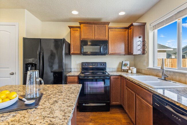 Building Photo - Cute Caldwell Home
