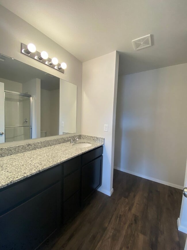 Building Photo - NOW PRELEASING — Charming 3-Bedroom | 2-Bath Home in Regency Park