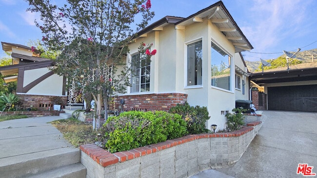 Building Photo - 3317 Brookhill St